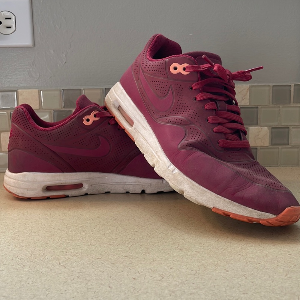 Nike Air Max Dark Red